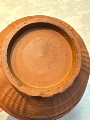 An English 4-piece engine-turned redware tea service, pseudo-Chinese marks, 2nd half 18th C. — foto 53