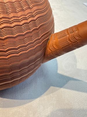 An English 4-piece engine-turned redware tea service, pseudo-Chinese marks, 2nd half 18th C. — foto 8