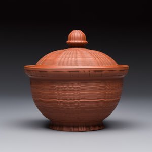 An English 4-piece engine-turned redware tea service, pseudo-Chinese marks, 2nd half 18th C. — foto 3