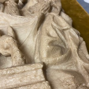 An English alabaster relief of 'The adoration of the magi', Nottingham, 15th C. — 照片 20