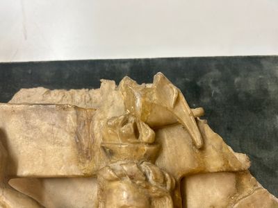 An English alabaster relief of 'The crucifixion', Nottingham, 15th C. — photo 3
