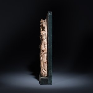 An English alabaster relief of 'The crucifixion', Nottingham, 15th C. — photo 2