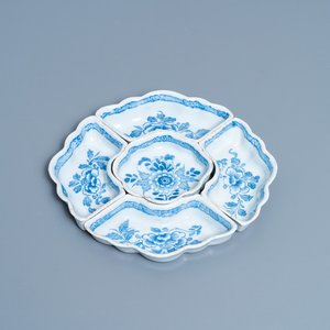 An English blue and white Delftware five-piece sweetmeat set, 18th C. — 照片 1