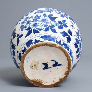 An English Delftware blue and white chinoiserie jar, 18th C. — 照片 5