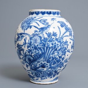 An English Delftware blue and white chinoiserie jar, 18th C. — 照片 1