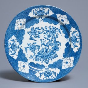 An English Delftware blue and white plate, Bristol or Liverpool, 18th C. — 照片 1