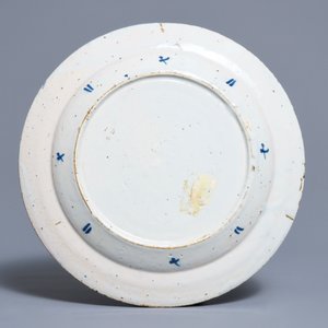 An English Delftware blue and white plate, Bristol or Liverpool, 18th C. — 照片 2