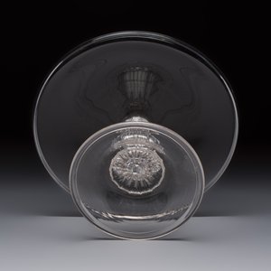 An English glass pedestal tazza, 18th C. — photo 7