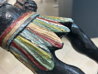 An English polychromed wood sculpture of a pipe-smoking Indian from a tobacco store, 18th C. — photo 16