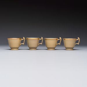 A 24-piece English Spode mocha-ground and gilt coffee and tea service, 19th C. — photo 8