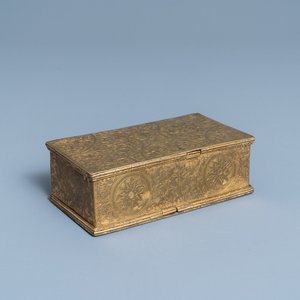 An engraved gilded copper travel inkwell with secret compartment, 17th C. — 照片 1