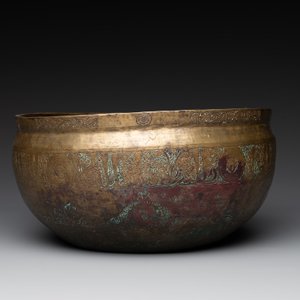 An engraved Khorasan bronze bowl, Iran, 12th C. — photo 4