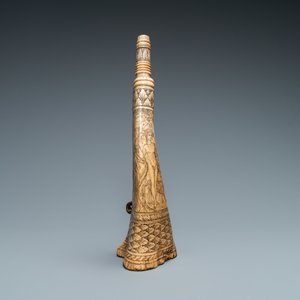 An engraved mythological subject stag antler horn powder flask, probably Germany, 19th C. — photo 2
