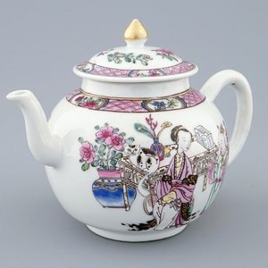 An excellent Chinese famille rose teapot and cover, Yongzheng, 1723-173 — 照片 1