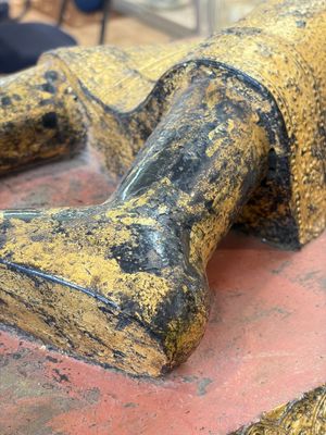 An exceptional and large gilt-lacquered bronze figure of the reclining Parinirvana Buddha, Thailand, 18th C. — 照片 25