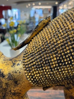 An exceptional and large gilt-lacquered bronze figure of the reclining Parinirvana Buddha, Thailand, 18th C. — 照片 35