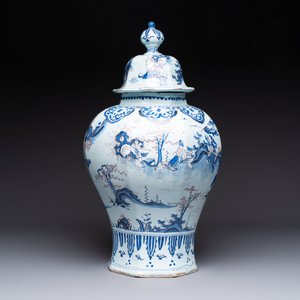 An exceptional blue, white and manganese Dutch Delft Transitional style chinoiserie vase and cover, 17th C. — photo 5