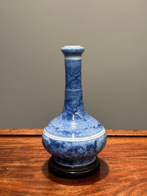 An exceptional Chinese blue and white 'mythic animals' garlic-mouth bottle vase on wooden stand, Kangxi mark and of the period — photo 25
