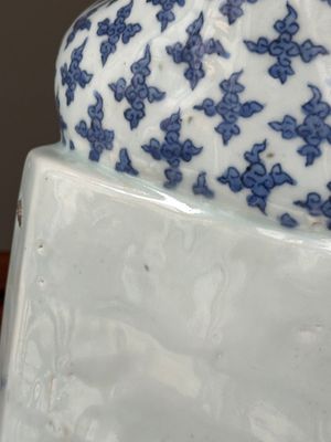 An exceptional Chinese blue and white porcelain figure of Guanyin, Wanli — 照片 10
