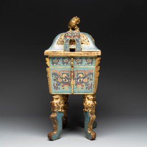 An exceptional Chinese cloisonné ‘Taotie’ censer and cover, 'fang ding 方鼎', Qianlong — photo 4