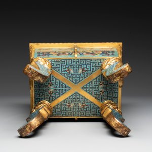 An exceptional Chinese cloisonné ‘Taotie’ censer and cover, 'fang ding 方鼎', Qianlong — photo 6