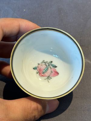 An exceptional Chinese famille rose semi-eggshell porcelain cup and saucer with fine figural design, Yongzheng — foto 18