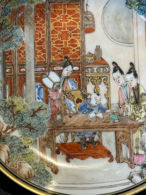 An exceptional Chinese famille rose semi-eggshell porcelain cup and saucer with fine figural design, Yongzheng — foto 4