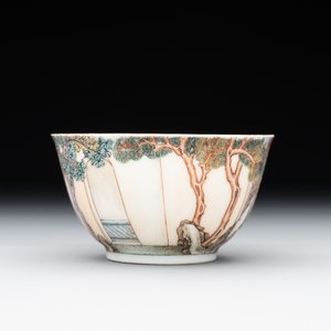 An exceptional Chinese famille rose semi-eggshell porcelain cup and saucer with fine figural design, Yongzheng — foto 6