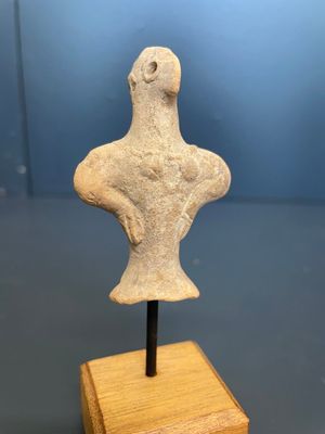 An exceptional collection of terracotta idols, Mehrgarh, Syro-Hittite states and Indus Valley, 35th/3rd C. B.C. — photo 18