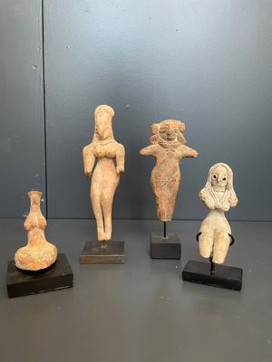An exceptional collection of terracotta idols, Mehrgarh, Syro-Hittite states and Indus Valley, 35th/3rd C. B.C. — photo 19