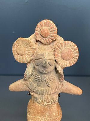 An exceptional collection of terracotta idols, Mehrgarh, Syro-Hittite states and Indus Valley, 35th/3rd C. B.C. — photo 7