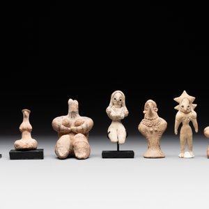 An exceptional collection of terracotta idols, Mehrgarh, Syro-Hittite states and Indus Valley, 35th/3rd C. B.C. — photo 4