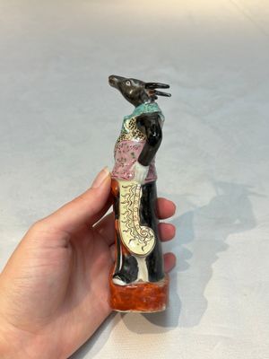 An exceptional complete set of twelve Chinese famille rose zodiac figures, Ge Yi Tai Zao 戈益泰造 marks, Republic — 照片 56