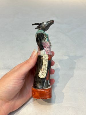 An exceptional complete set of twelve Chinese famille rose zodiac figures, Ge Yi Tai Zao 戈益泰造 marks, Republic — 照片 58