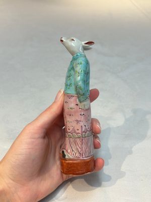An exceptional complete set of twelve Chinese famille rose zodiac figures, Ge Yi Tai Zao 戈益泰造 marks, Republic — 照片 62