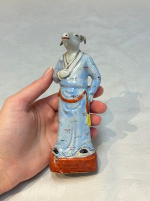 An exceptional complete set of twelve Chinese famille rose zodiac figures, Ge Yi Tai Zao 戈益泰造 marks, Republic — 照片 67