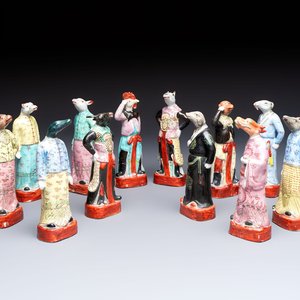 An exceptional complete set of twelve Chinese famille rose zodiac figures, Ge Yi Tai Zao 戈益泰造 marks, Republic — 照片 1
