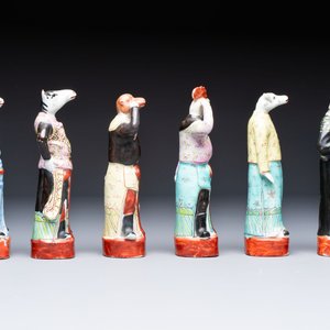 An exceptional complete set of twelve Chinese famille rose zodiac figures, Ge Yi Tai Zao 戈益泰造 marks, Republic — 照片 12