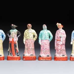 An exceptional complete set of twelve Chinese famille rose zodiac figures, Ge Yi Tai Zao 戈益泰造 marks, Republic — 照片 3