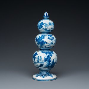 An exceptional Dutch Delft blue and white triple gourd money bank, early 18th C. — photo 7