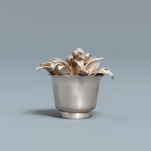 An exceptional large Chinese inscribed silver tripod censer on stand, 19th C. — photo 14