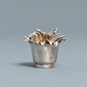 An exceptional large Chinese inscribed silver tripod censer on stand, 19th C. — photo 16