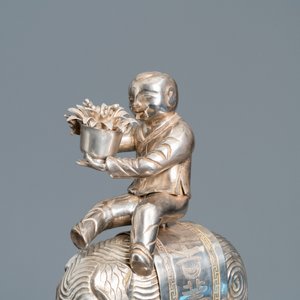 An exceptional large Chinese inscribed silver tripod censer on stand, 19th C. — photo 21