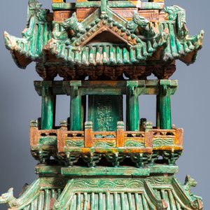 An exceptional large inscribed Chinese sancai-glazed pagoda, dated 1550, Ming — photo 4