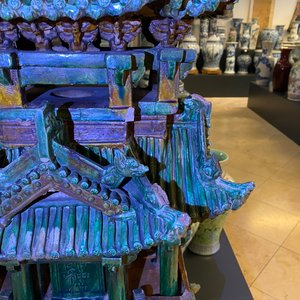 An exceptional large inscribed Chinese sancai-glazed pagoda, dated 1550, Ming — photo 45