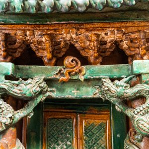 An exceptional large inscribed Chinese sancai-glazed pagoda, dated 1550, Ming — photo 10