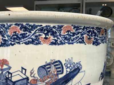An exceptional massive Chinese blue, white and copper-red fish bowl with antiquities and 'Master of the rocks'-style panels, Kangxi — photo 16