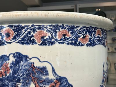 An exceptional massive Chinese blue, white and copper-red fish bowl with antiquities and 'Master of the rocks'-style panels, Kangxi — photo 23