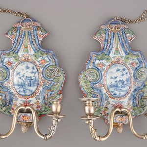 An exceptional pair of Dutch Delft wall sconces with silver, 18th C. — photo 1