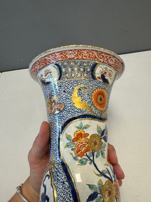An exceptional polychrome Dutch Delft five-piece garniture in Chinese Kangxi style, first quarter 18th C. — photo 11